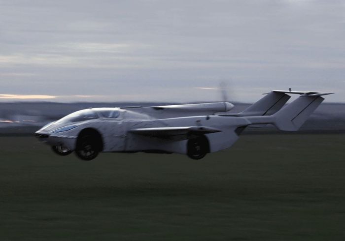 klein-visions-aircar-prototype-an-actual-flying-car-takes-maiden-flight_1