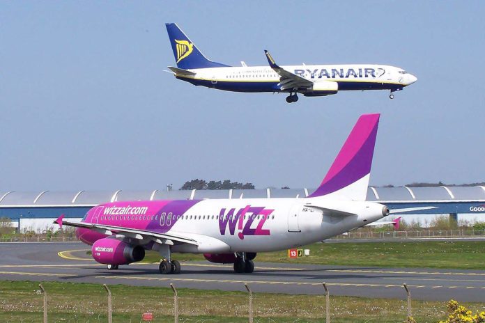 Ryanair-Wizzair-budget-airlines-696x464
