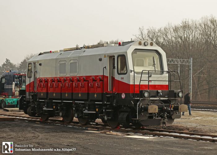 ZAREM-battery-locomotive-Warszawa-Rembertow-1600x1140