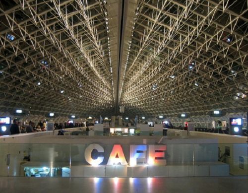 08-2011-Charles-DE-Gaulle-Airport
