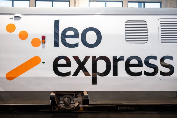 Leo Express train Talgo, exterior logo_low
