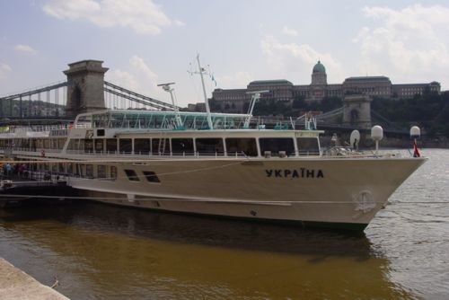 Пассажирское-судно-Украина