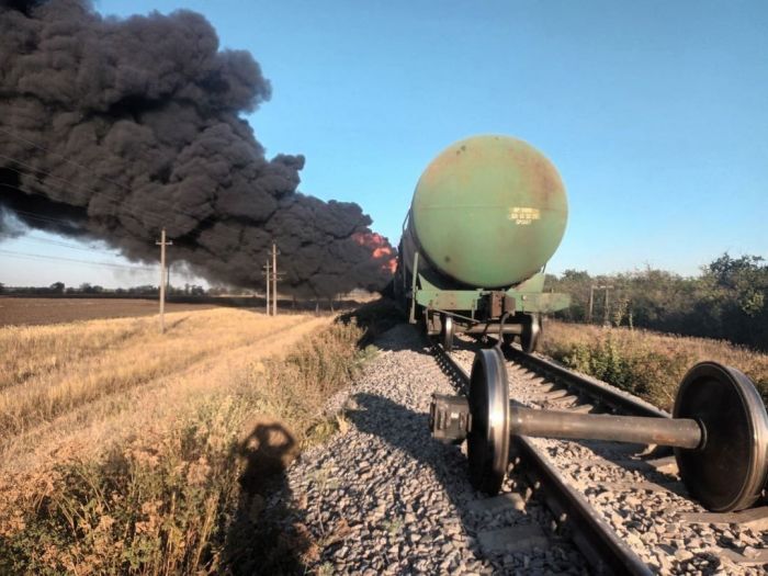 DeWatermark.ai_1756135289982