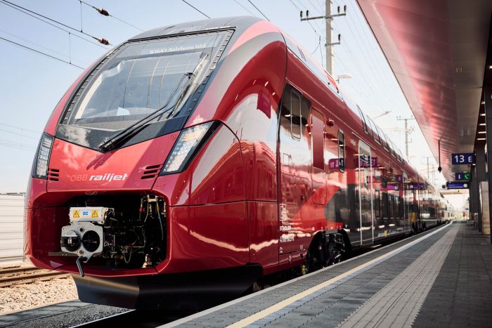OeBB-KISS-Stadler-Railjet-Doppelstock-2_OeBB-Marek-Knopp_6-25