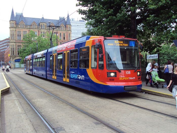 1200px-Sheffield_supertram_at_Cathedral_stop_-_DSC07446