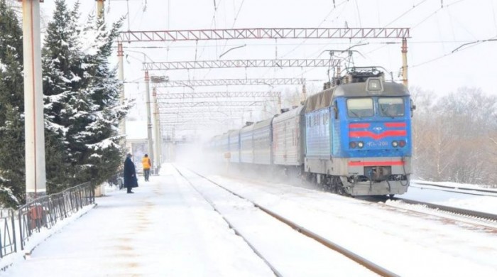 УЗ перед зимними праздниками возобновит движение 7 поездов и назначит 3 дополнительных