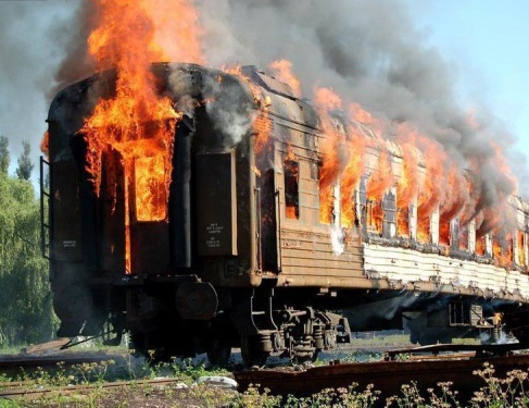 Пассажирский поезд под Илловайском в конце августа